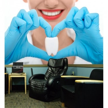 Οδοντίατρος με δόντι