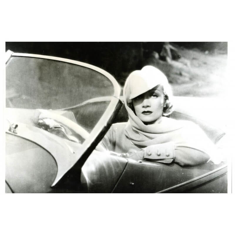 Πίνακας σε καμβά με την Marlene Dietrich σκηνή στο αμάξι