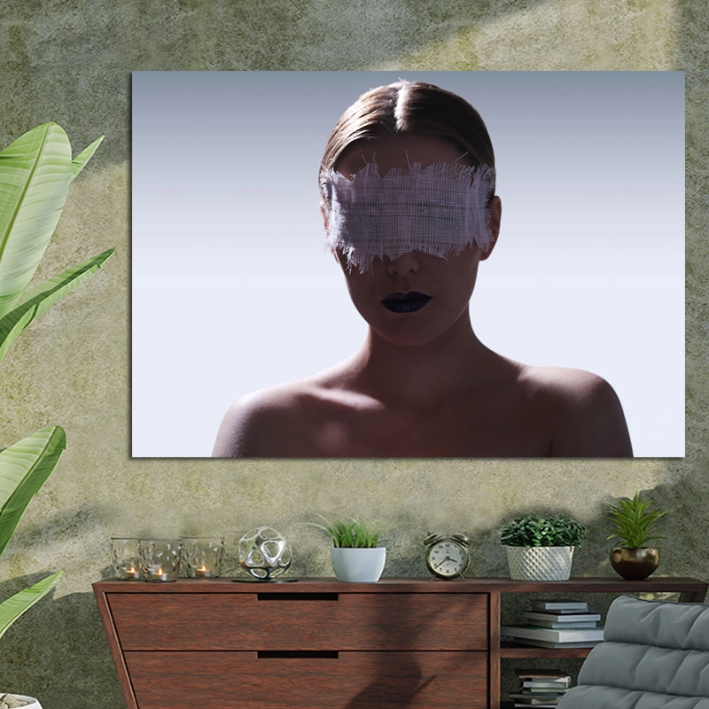 Πίνακας σε καμβά blinfolded woman Πίνακας σε καμβά blinfolded woman