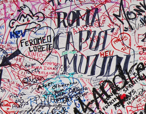 ρομαντική ταπετσαρία με γράμματα