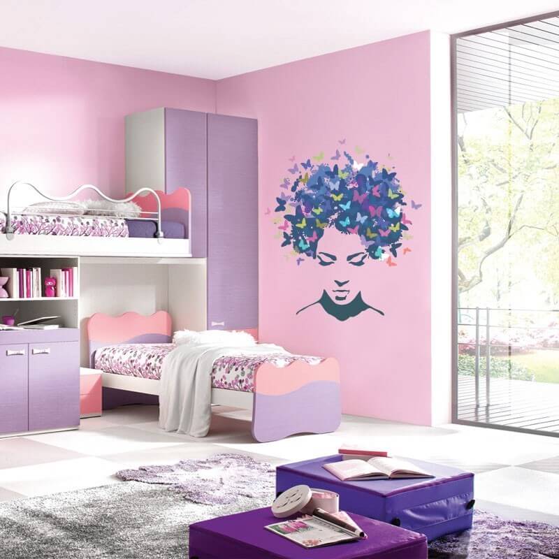 Αυτοκόλλητο τοίχου κορίτσι με πεταλούδες